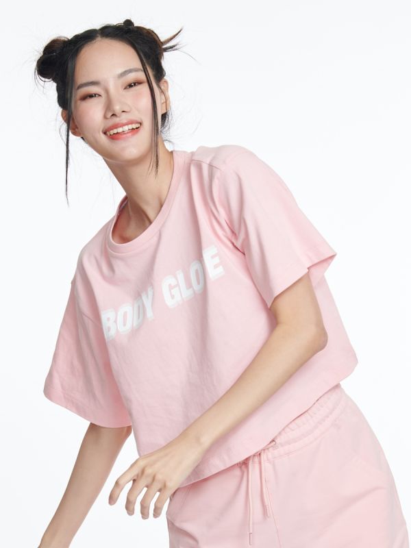 Women's SC LOGO PLAY Crop T-Shirt สีชมพูอ่อน -65