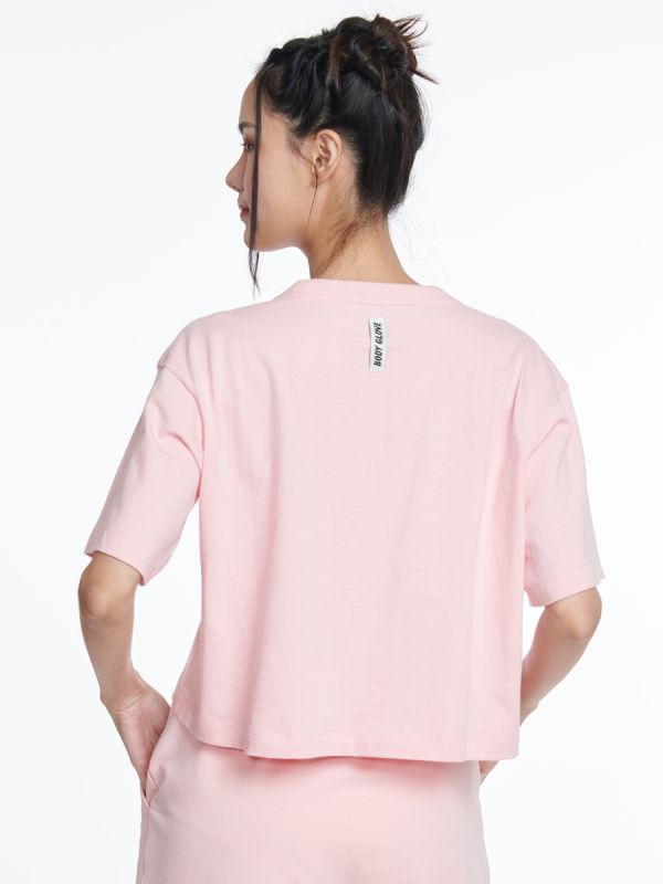Women's SC LOGO PLAY Crop T-Shirt สีชมพูอ่อน -65