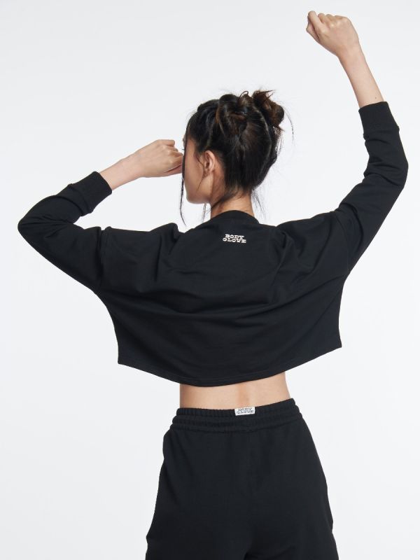 Women's SC ESSENTIAL Crop T-Shirt Long Sleeve เสื้อคร็อปแขนยาว ผู้หญิง สีดำ