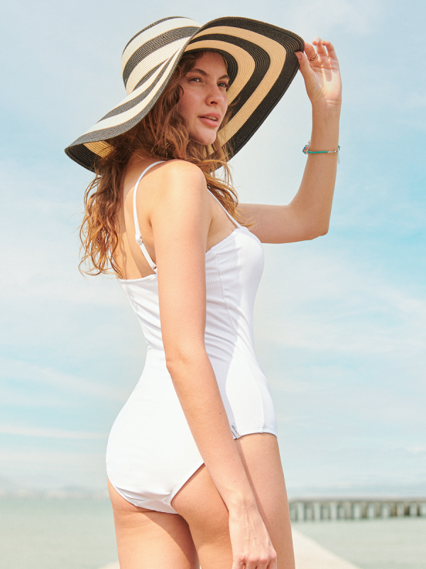 Women's Swimwear Ibiza Gigi  One Piece - ชุดว่ายน้ำผู้หญิง สี White